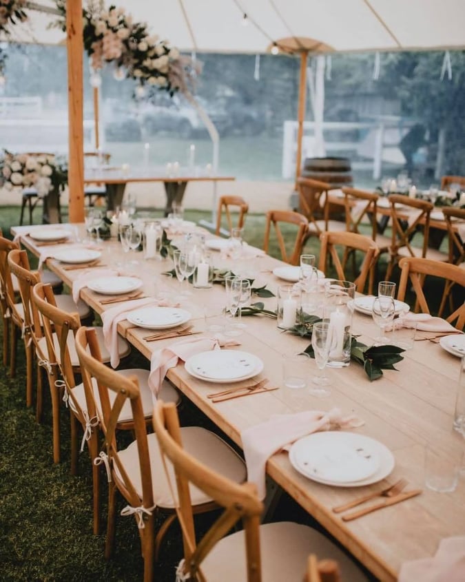 How to Book a Wedding Caterer: Locking in a date